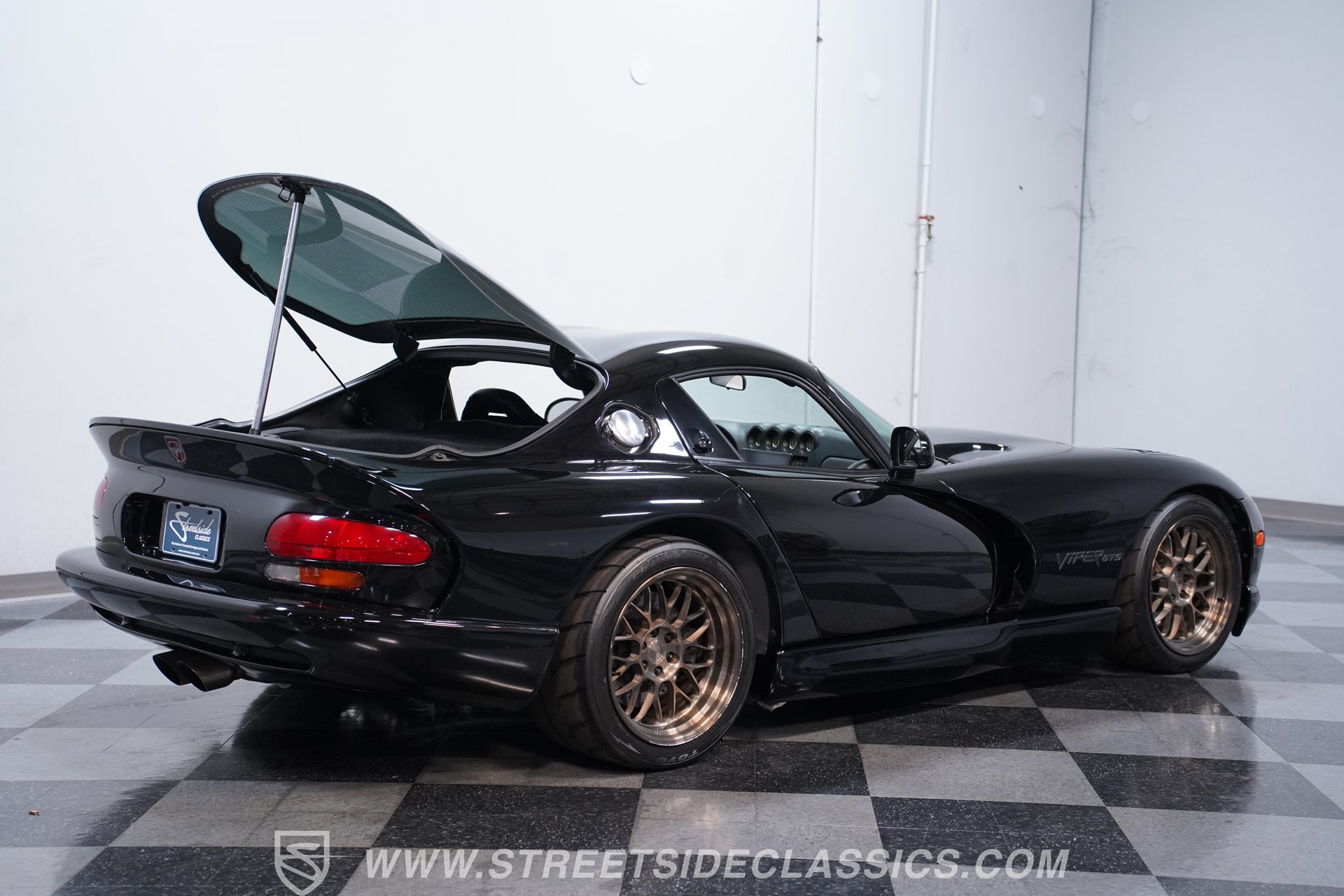 Used 2000 Dodge Viper GTS RWD image 40