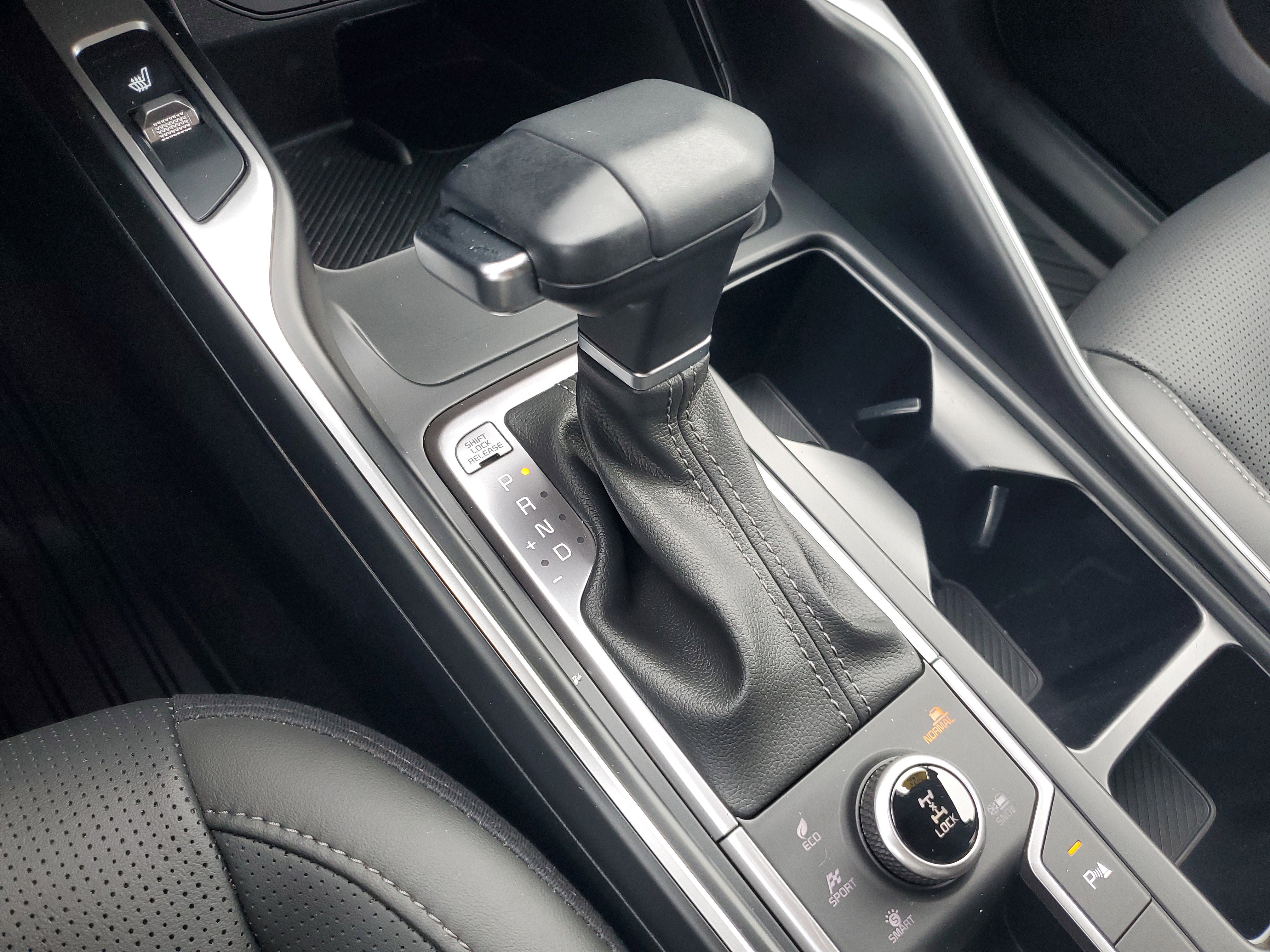 Certified 2025 Kia Sorento EX w/ Panoramic Sunroof Package image 38