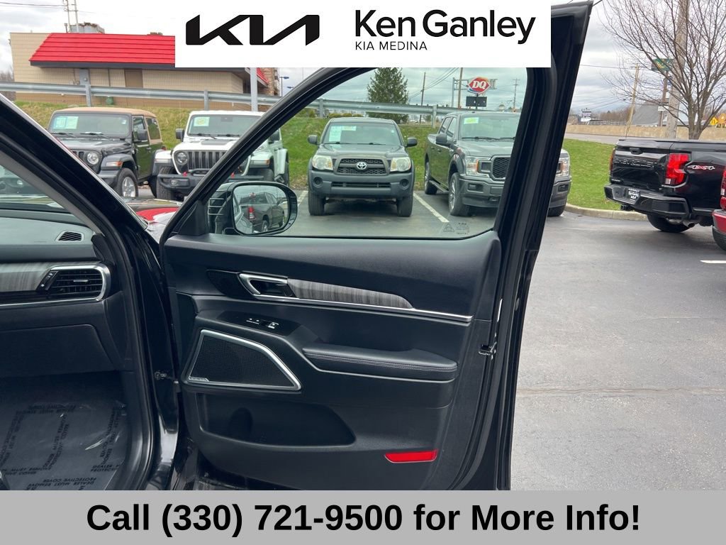 Used 2025 Kia Telluride SX w/ SX Captain's Chair Package image 60