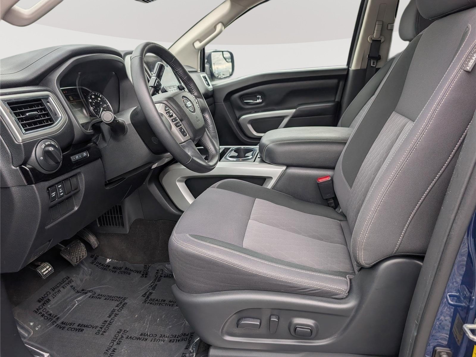 Used 2020 Nissan Titan SV w/ SV Convenience Package AWD/4WD image 15