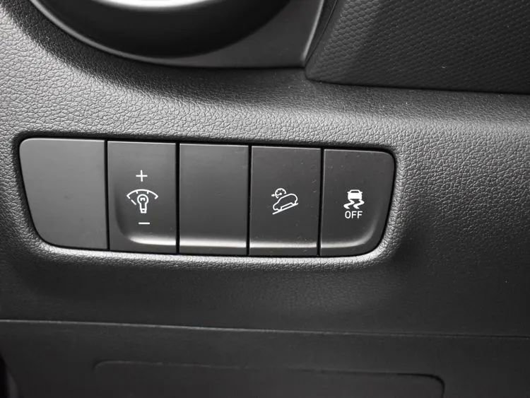Used 2023 Hyundai Kona SEL AWD/4WD image 22