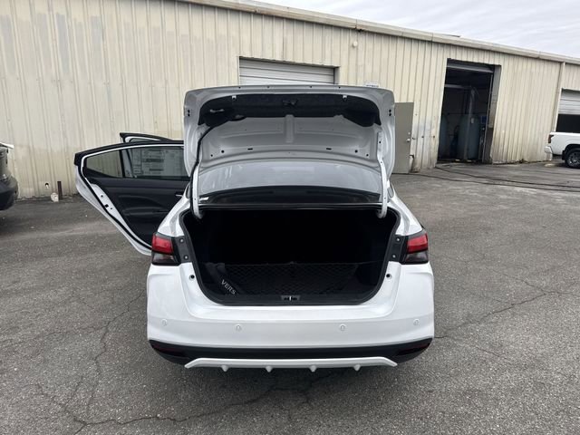 New 2025 Nissan Versa SR w/ Trunk Package FWD image 12