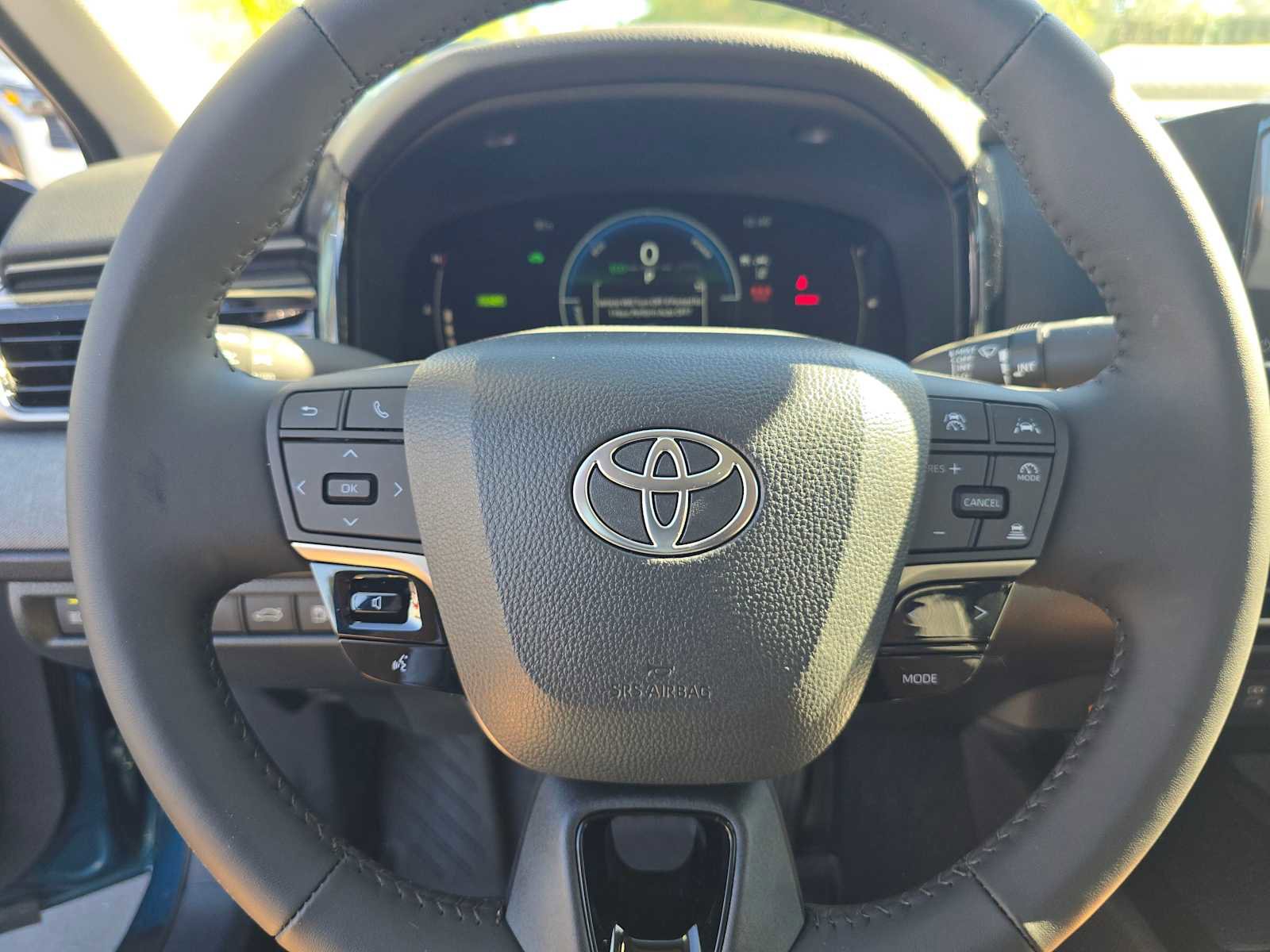 Used 2025 Toyota Camry LE image 24