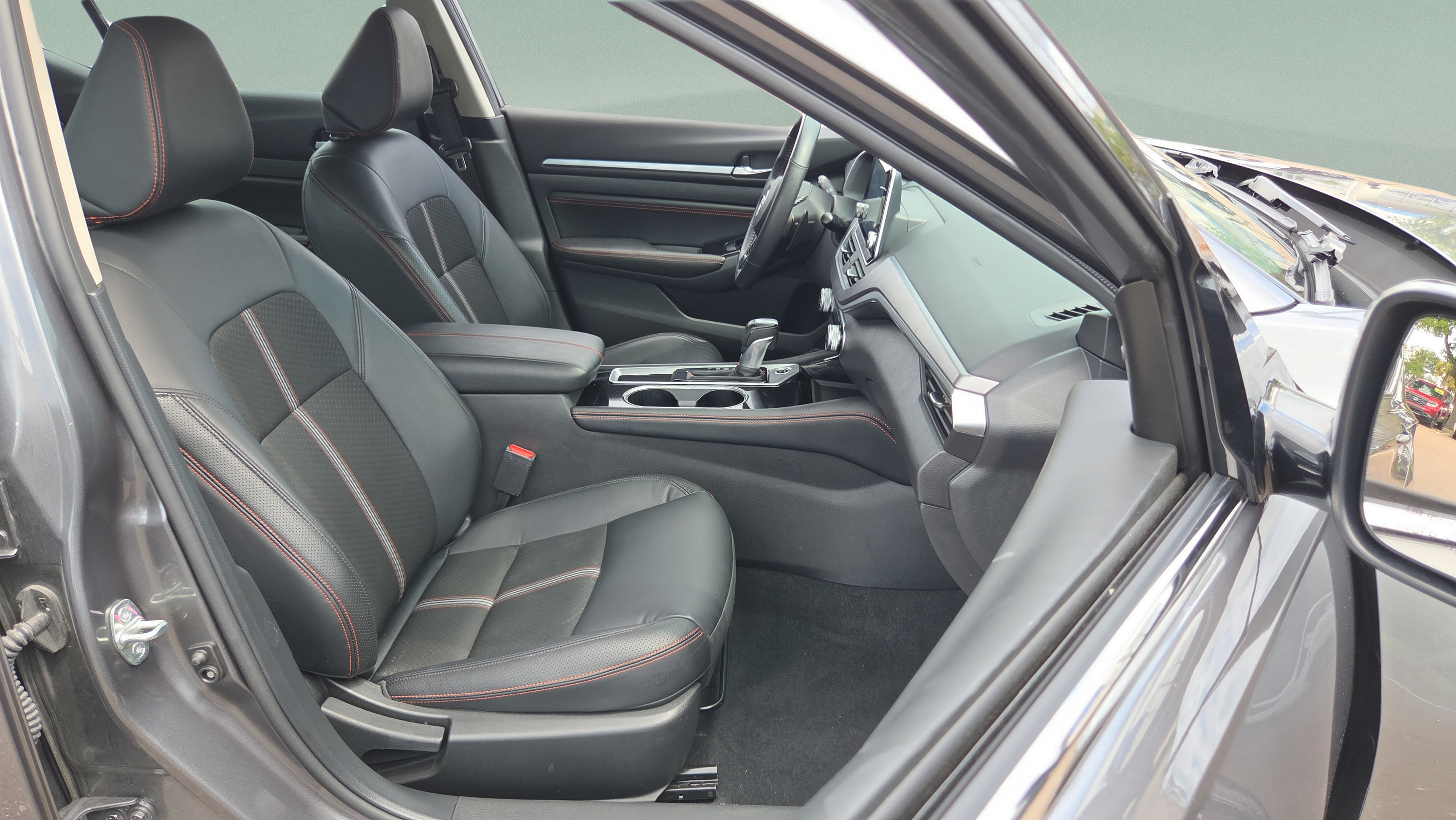 Used 2023 Nissan Altima 2.5 SR FWD image 15