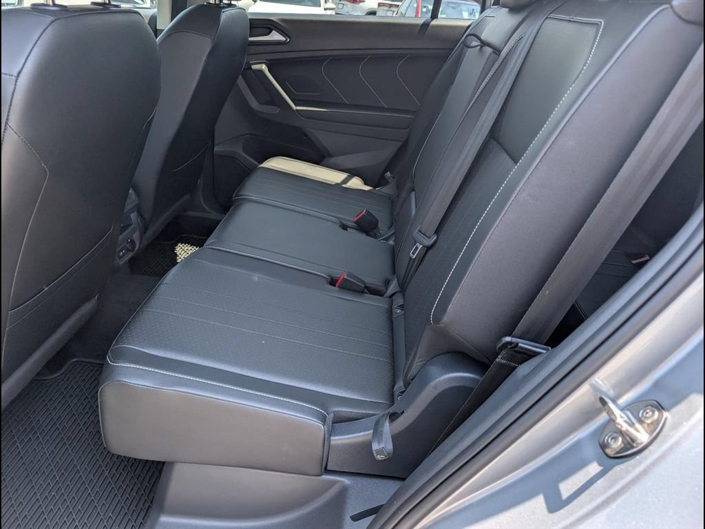 Used 2023 Volkswagen Tiguan SE FWD image 8