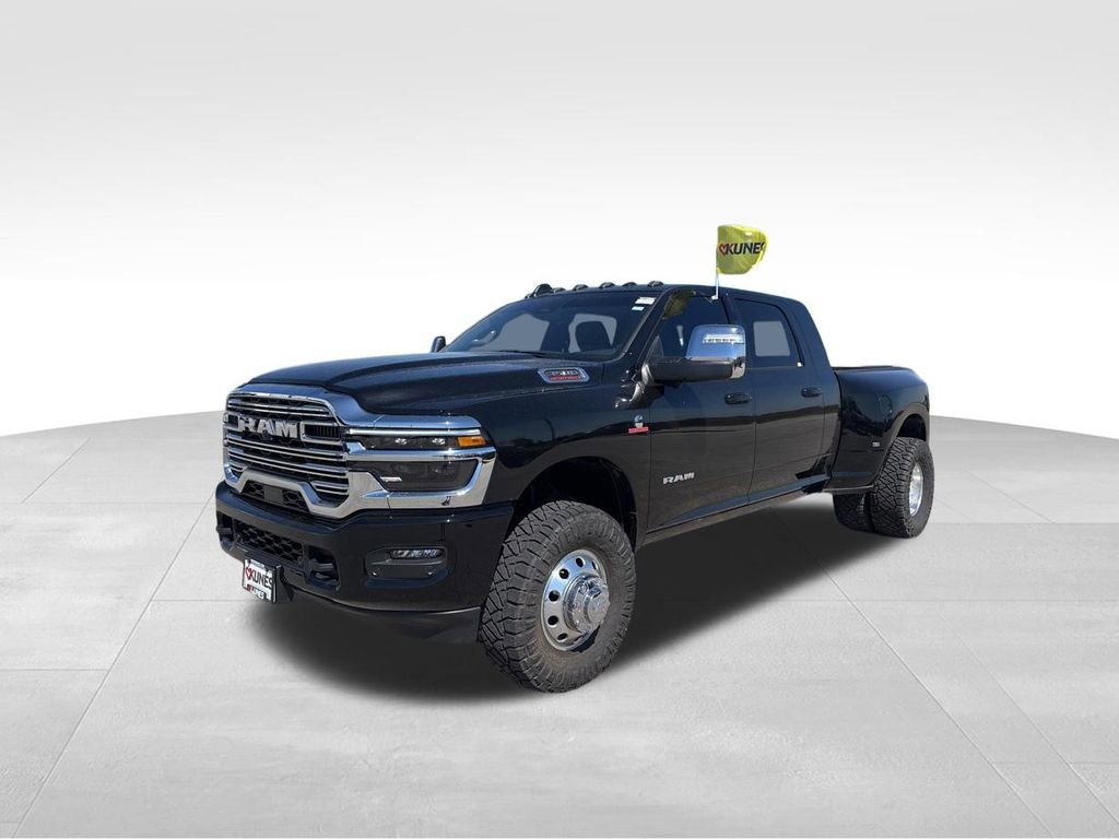 Used 2025 RAM 3500 Laramie w/ Max Tow Package AWD/4WD image 4