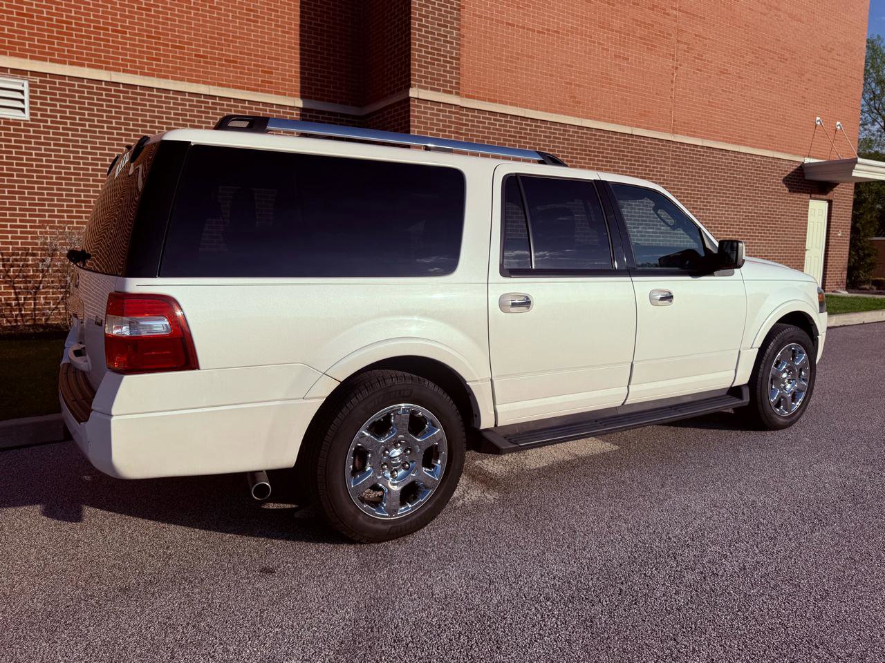 Used 2014 Ford Expedition EL Limited w/ Equipment Group 301A image 16