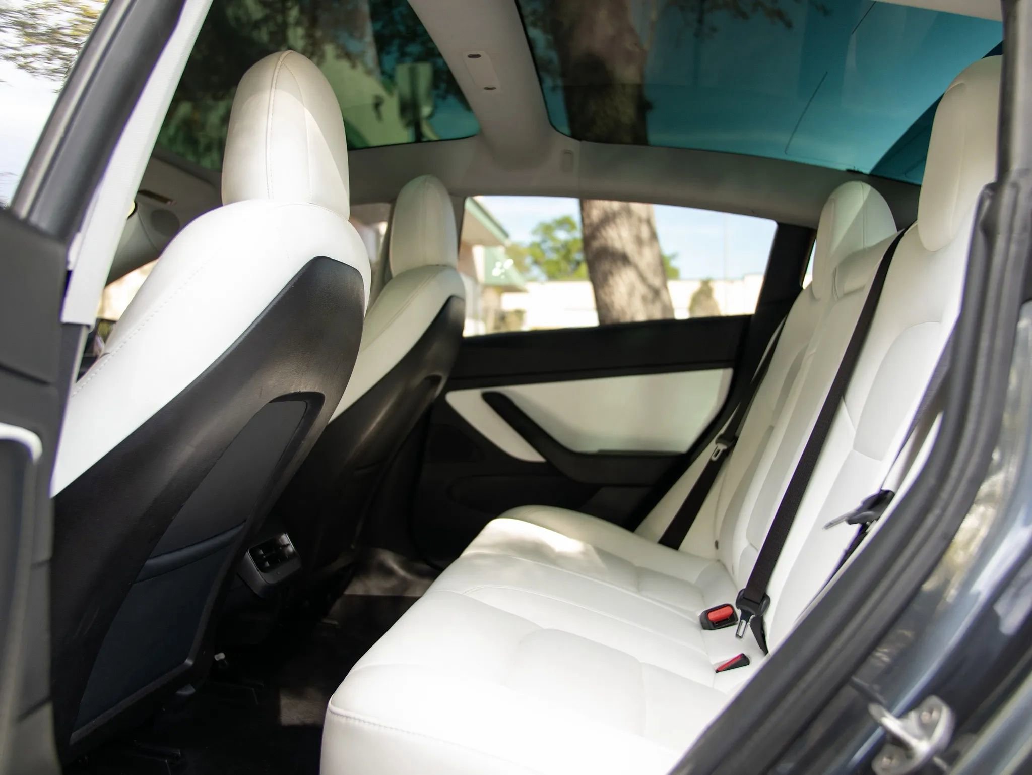 Used 2020 Tesla Model 3 Standard Range RWD image 23