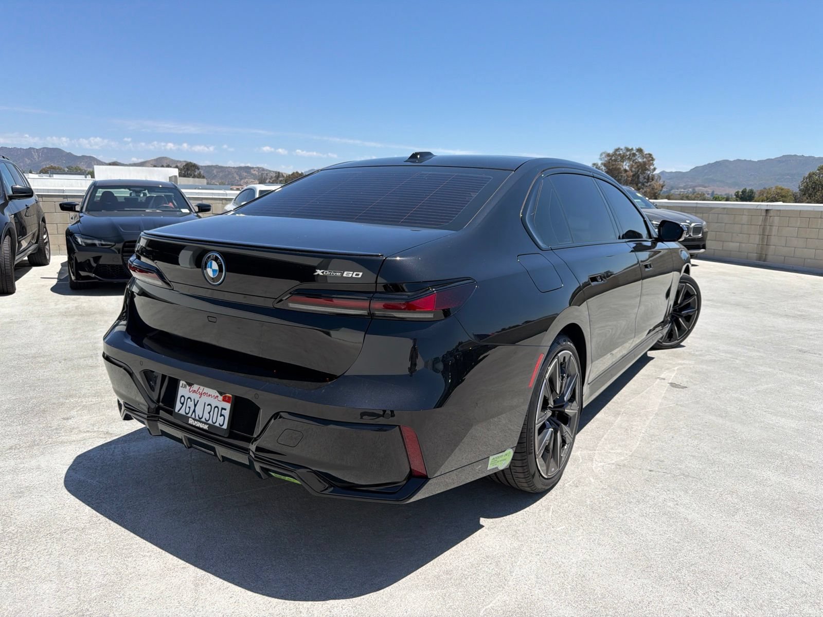 Certified 2023 BMW i7 xDrive60 w/ Executive Package 2 AWD/4WD image 4