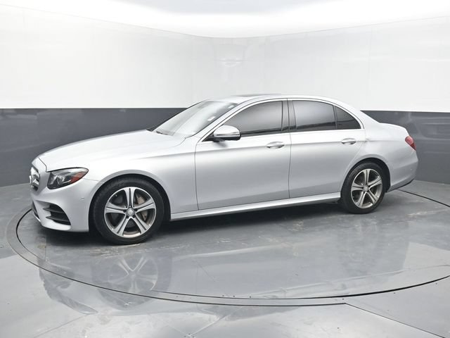 Used 2017 Mercedes-Benz E 300 4MATIC image 2