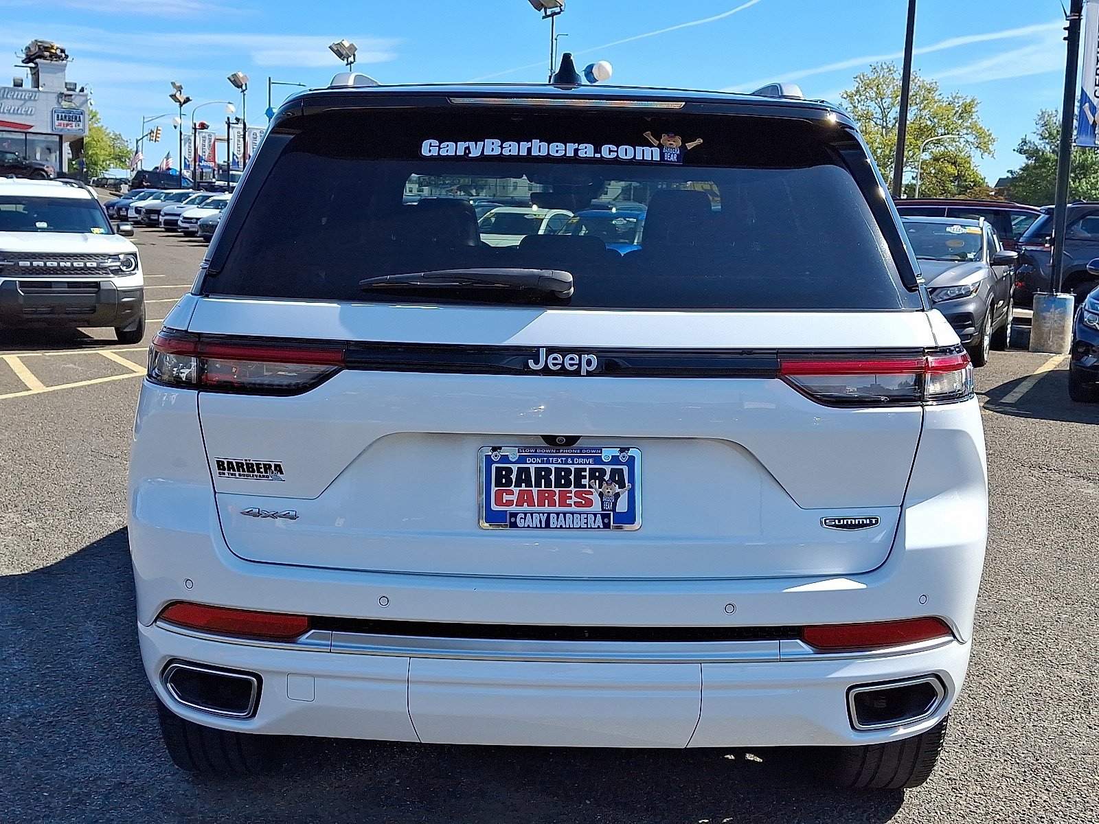 Used 2022 Jeep Grand Cherokee Summit AWD/4WD image 5