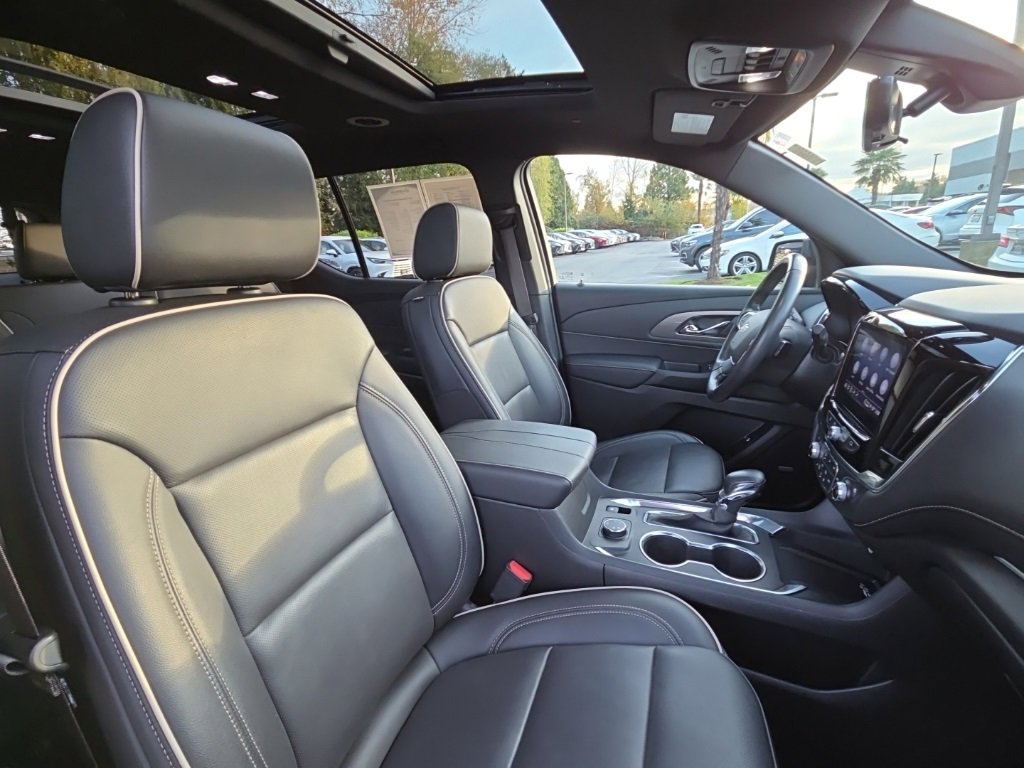 Used 2022 Chevrolet Traverse Premier w/ Redline Edition image 21