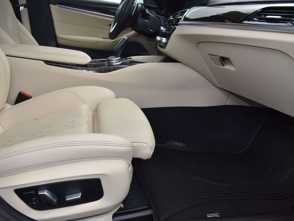 Used 2022 BMW 540i w/ Premium Package RWD image 21