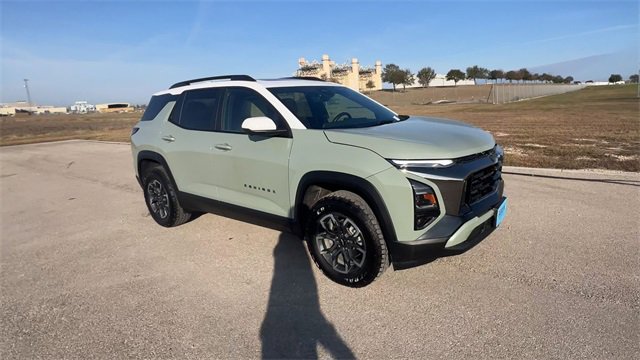 Certified 2025 Chevrolet Equinox ACTIV w/ Safety and Technology Package image 2