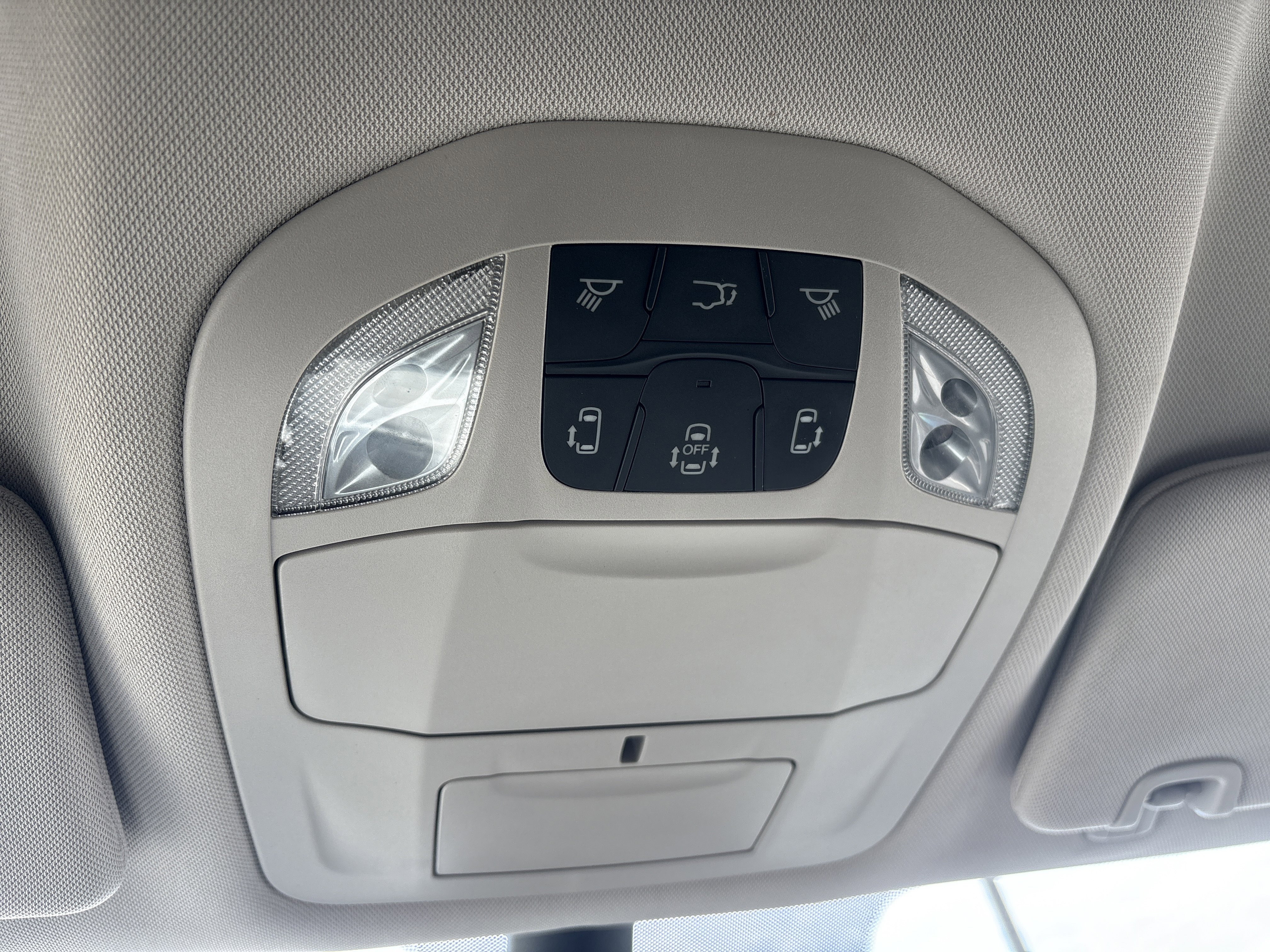 Used 2024 Chrysler Pacifica Touring-L image 31