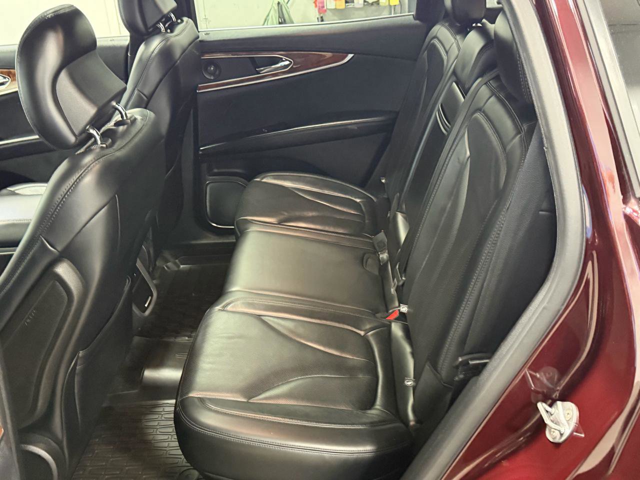 Used 2018 Lincoln MKX Reserve w/ Driver Assistance Package AWD/4WD image 12