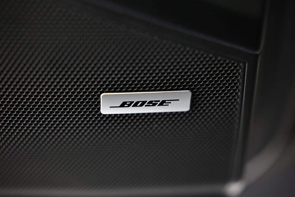 Certified 2025 Porsche Cayenne AWD/4WD image 22