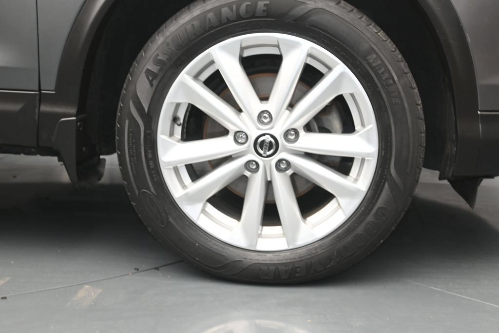 Used 2019 Nissan Rogue Sport SV AWD/4WD image 16