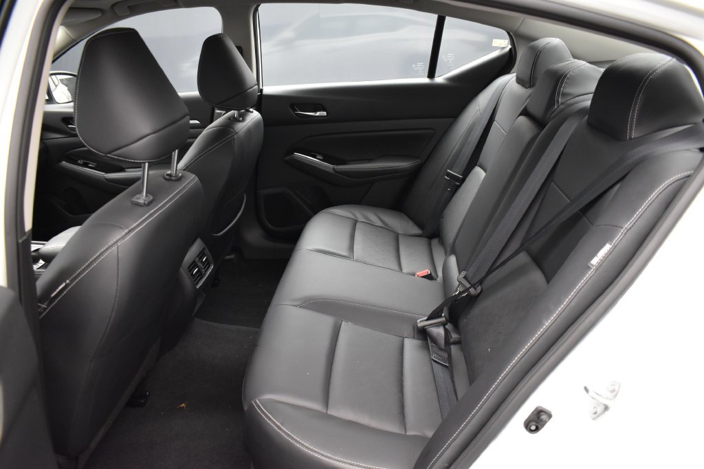 Used 2024 Nissan Altima 2.5 SL FWD image 9