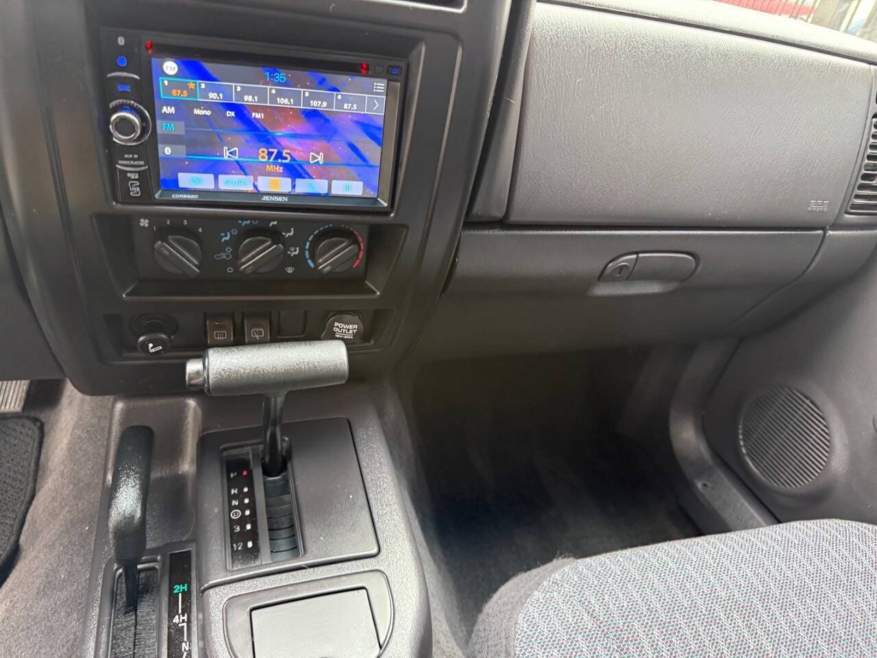 Used 1999 Jeep Cherokee SE image 14