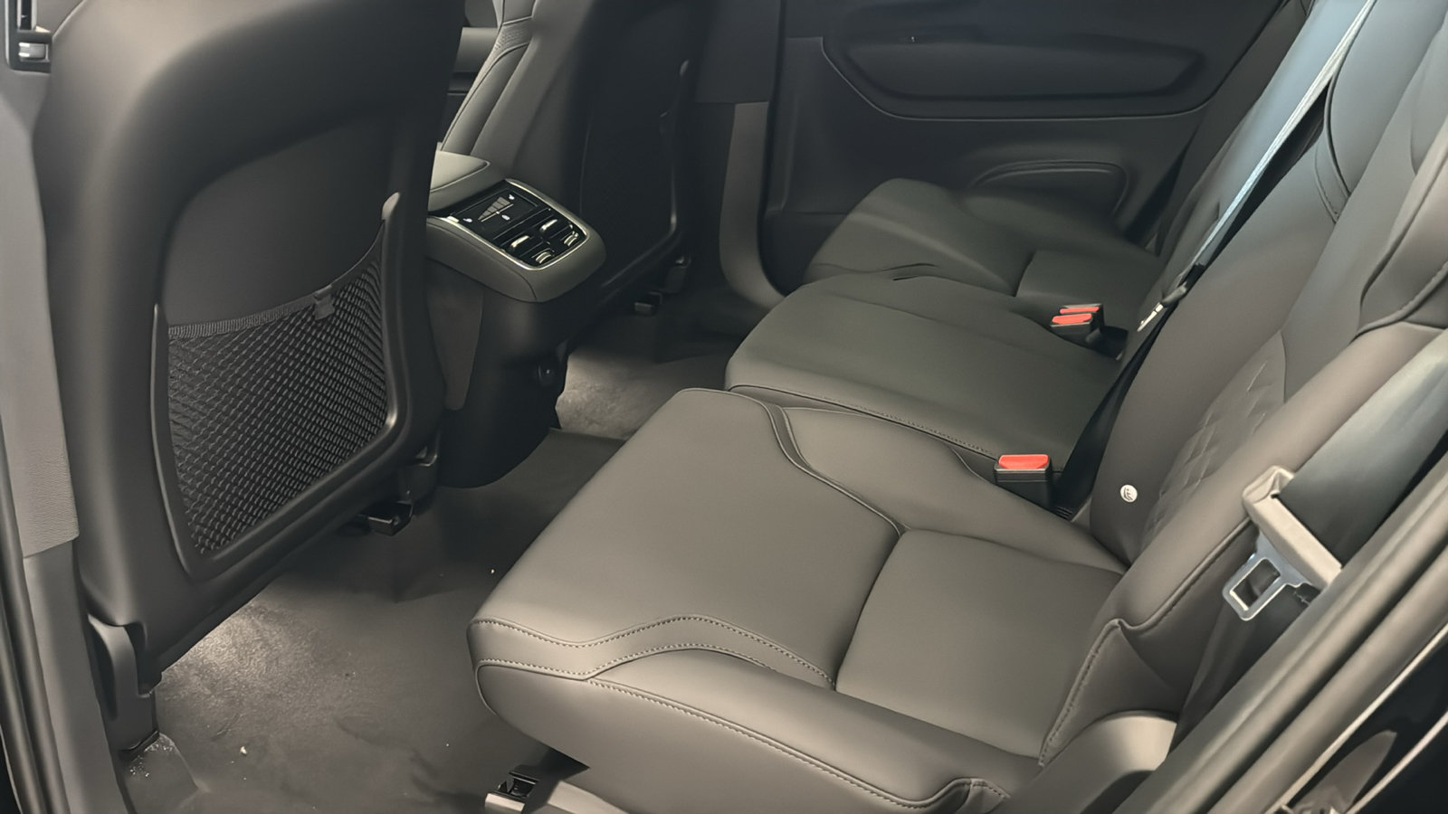New 2026 Volvo XC90 B5 Core AWD/4WD image 27