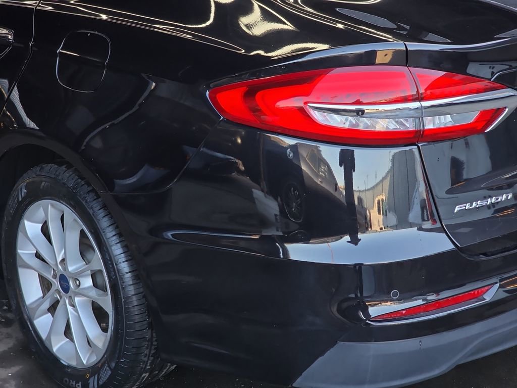 Used 2020 Ford Fusion SE image 27