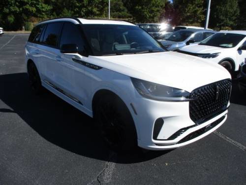 Used 2025 Lincoln Aviator Reserve w/ Equipment Group 201A image 2