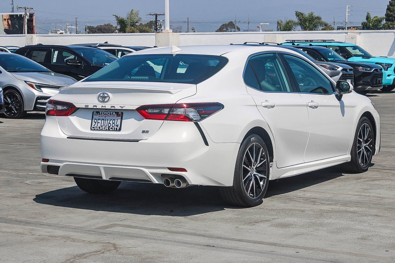 Certified 2023 Toyota Camry SE w/ Convenience Package image 9