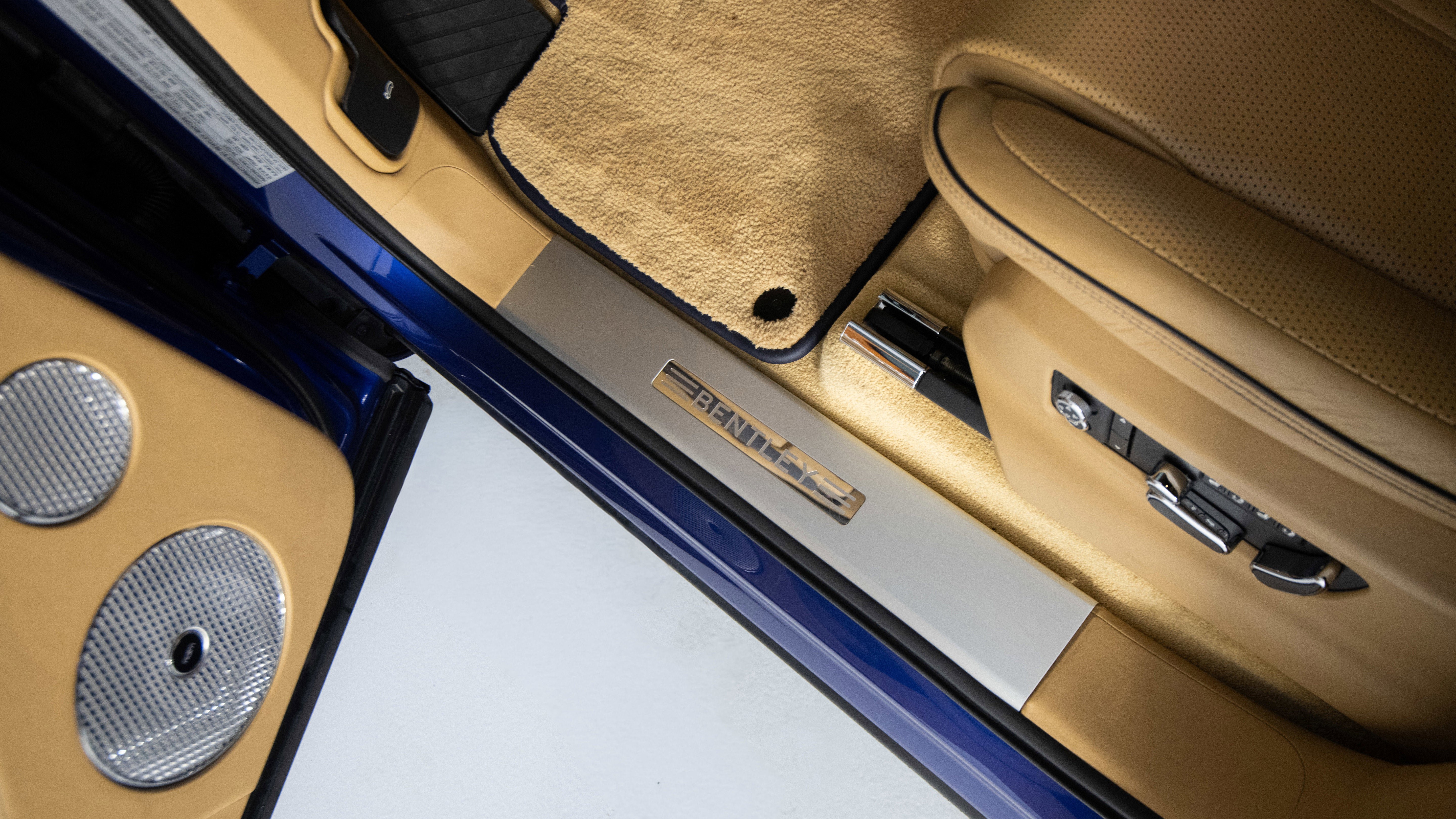 Used 2021 Bentley Bentayga AWD/4WD image 17