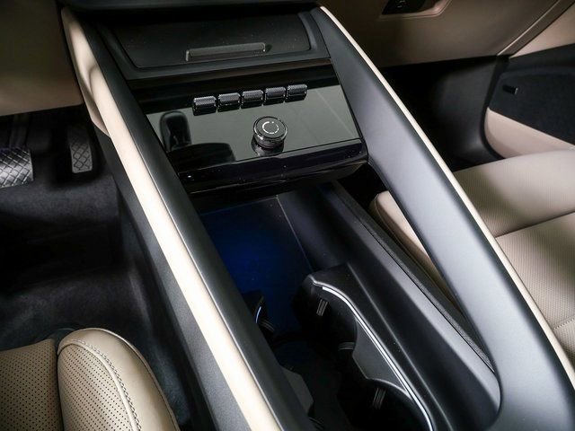 New 2026 Porsche Macan Electric image 18