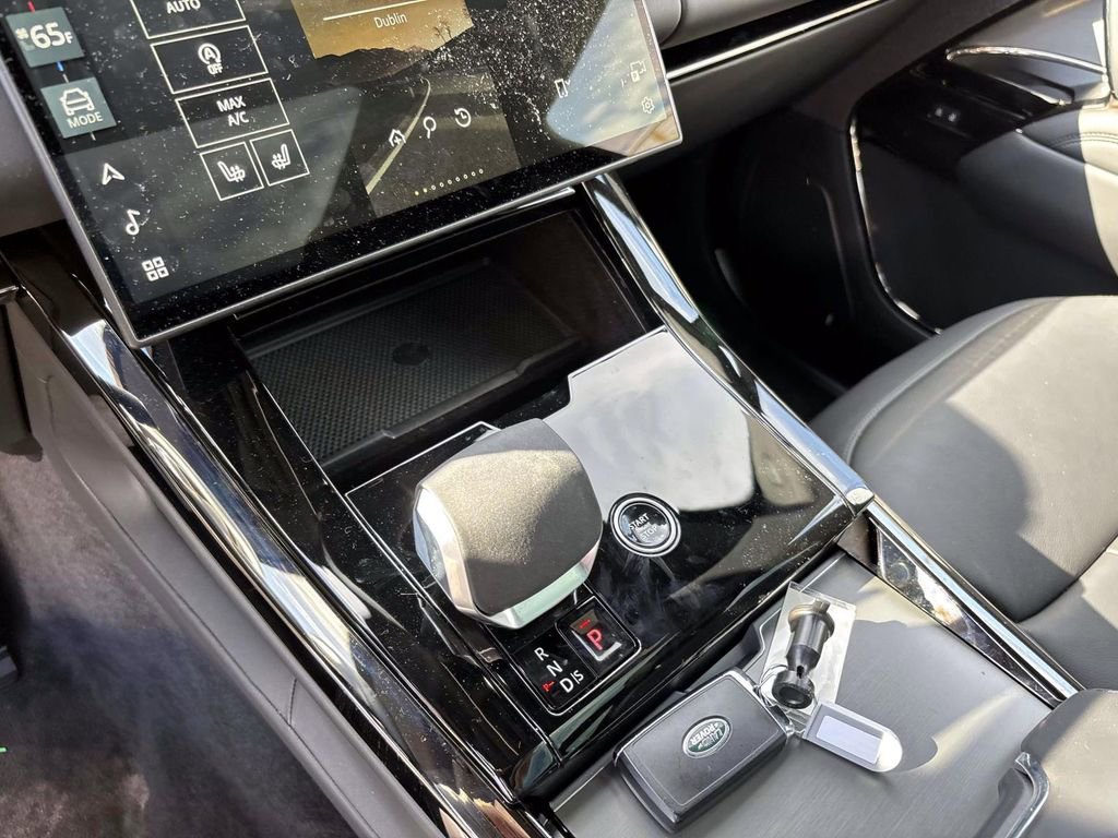 Certified 2025 Land Rover Range Rover Sport image 17