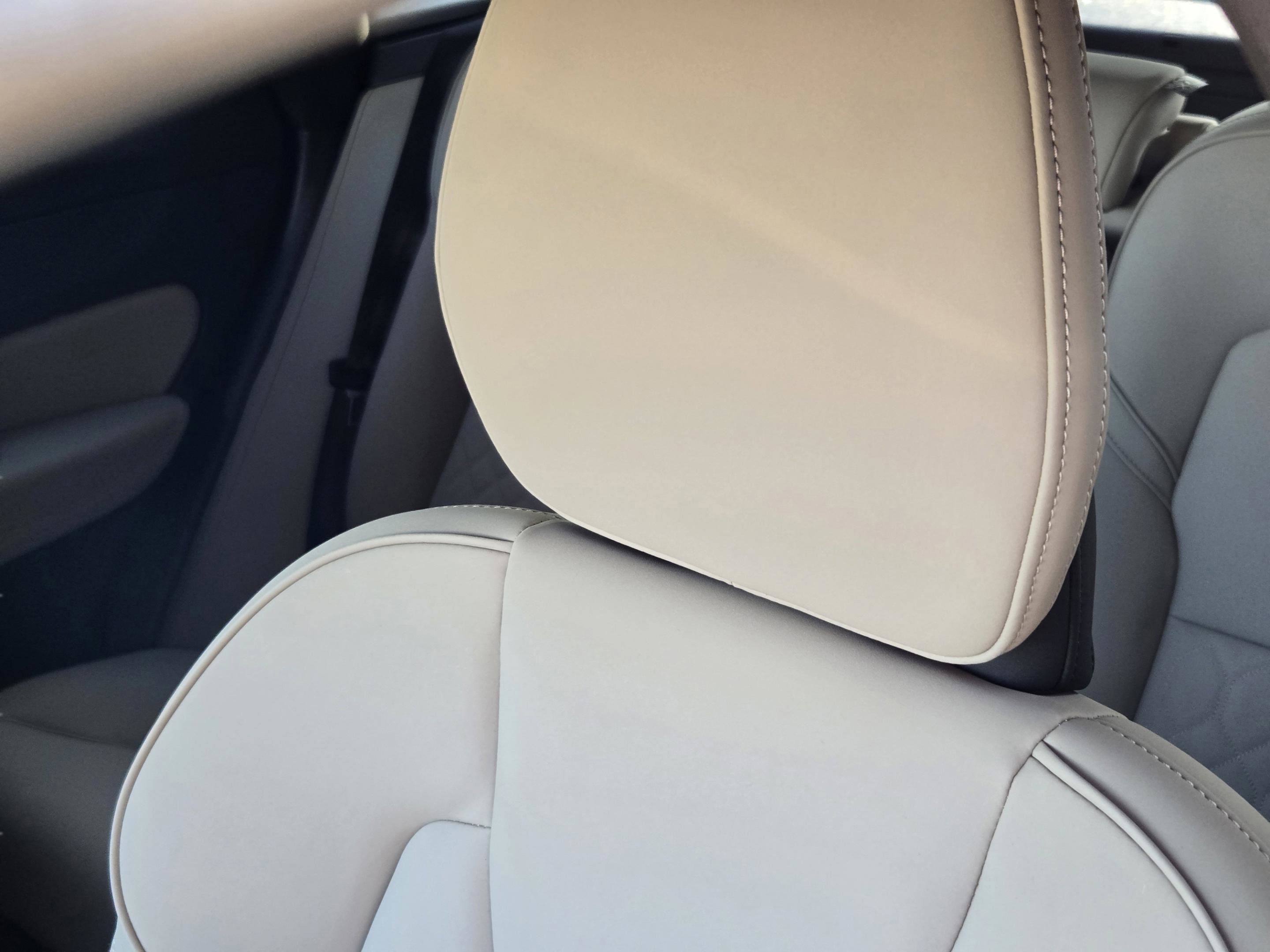 New 2026 Volvo XC60 T8 Plus w/ Protection Package Premier image 17