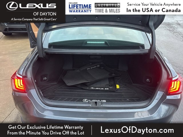 Used 2025 Lexus ES 300h w/ Luxury Package image 36