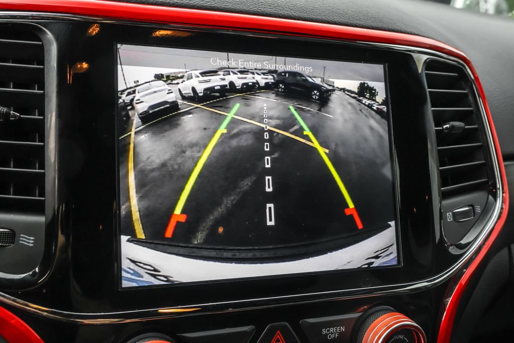 Used 2019 Jeep Grand Cherokee Altitude AWD/4WD image 8