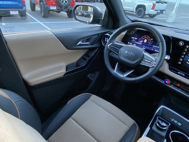 Used 2025 Chevrolet Equinox ACTIV w/ Safety and Technology Package image 26