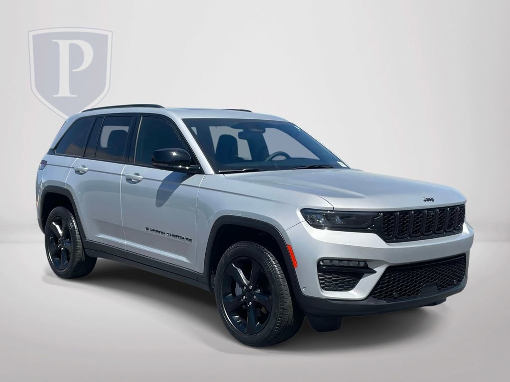Certified 2025 Jeep Grand Cherokee Limited w/ Luxury Tech Group II image 1