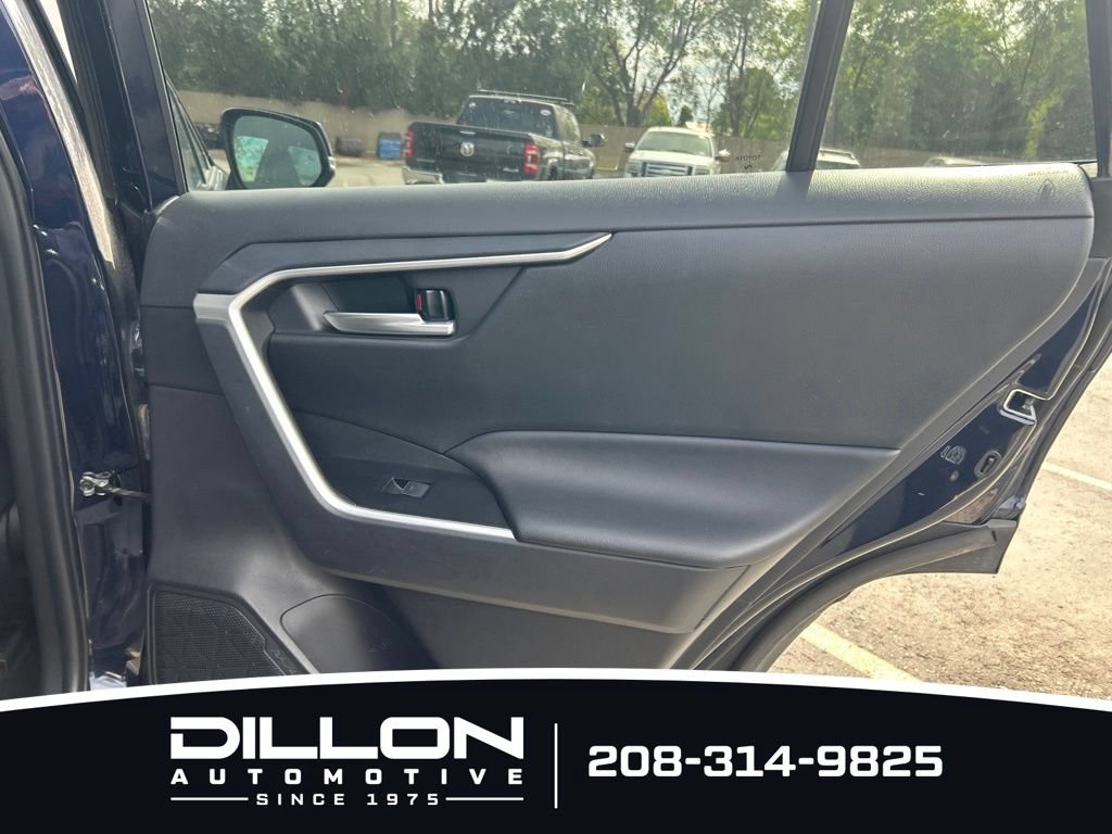 Used 2025 Toyota RAV4 XLE AWD/4WD image 13