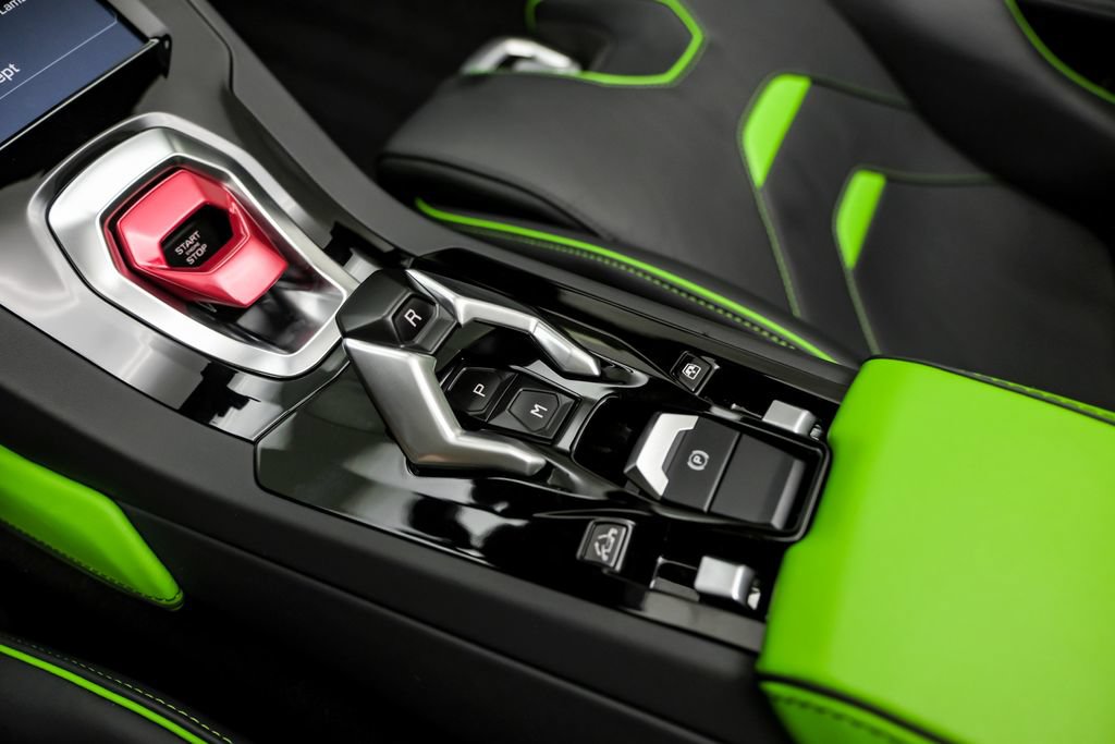 Used 2024 Lamborghini Huracan EVO AWD/4WD image 23