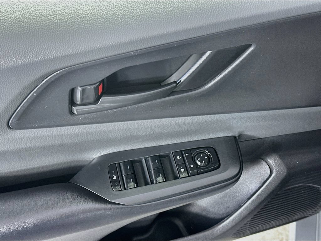 Used 2025 Toyota Prius LE FWD image 28