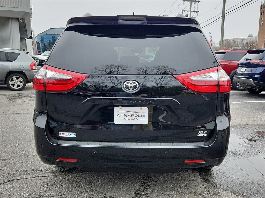 Used 2020 Toyota Sienna XLE image 5