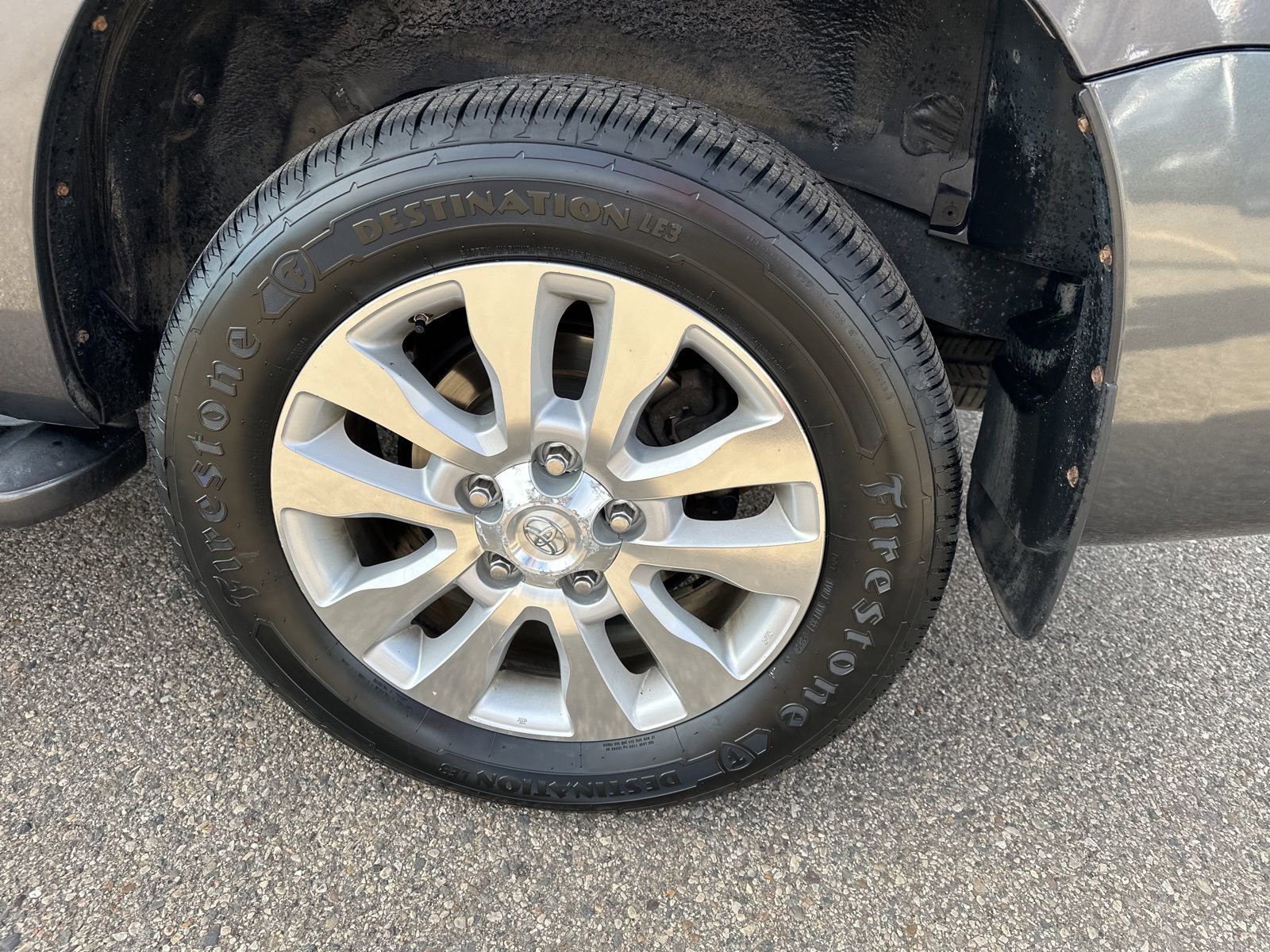 Used 2014 Toyota Sequoia Platinum AWD/4WD image 8