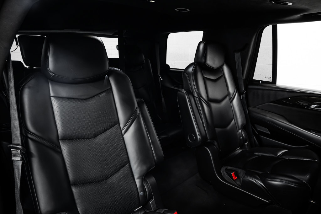 Used 2020 Cadillac Escalade Platinum RWD image 33