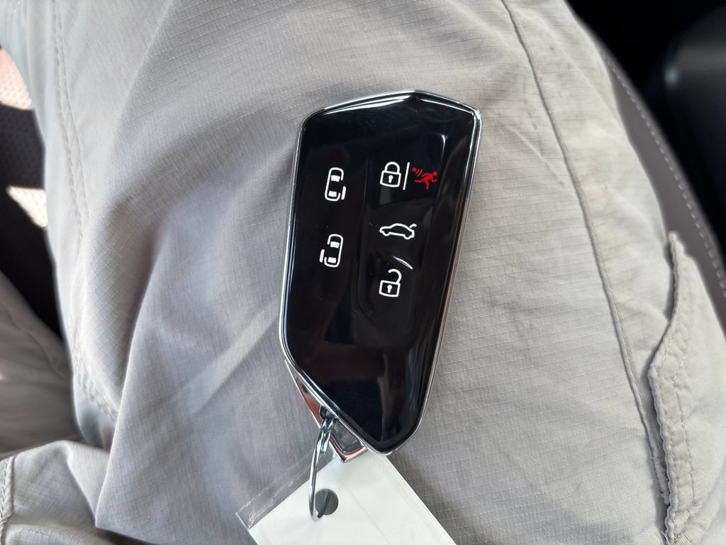 New 2025 Volkswagen ID. Buzz Pro S Plus AWD/4WD image 23