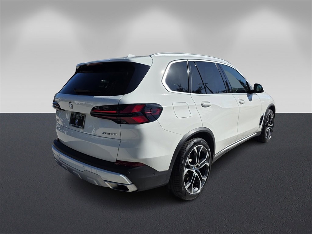 Certified 2025 BMW X5 sDrive40i w/ Premium Package image 4