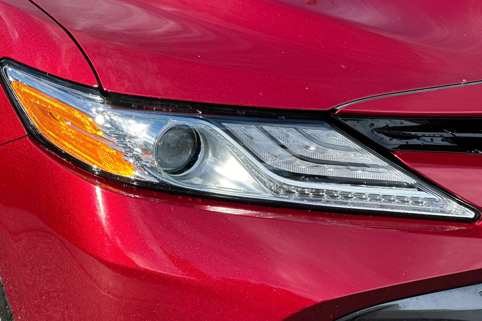 Used 2019 Toyota Camry XLE FWD image 12