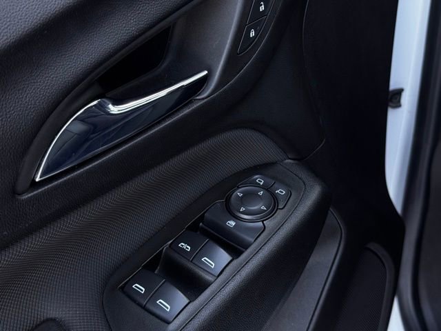 Used 2024 Chevrolet Equinox RS w/ RS Leather Package image 25