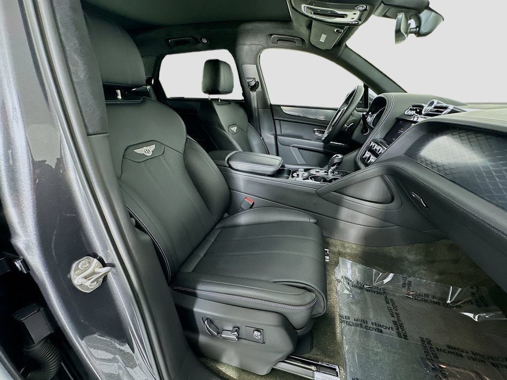 Used 2023 Bentley Bentayga AWD/4WD image 30