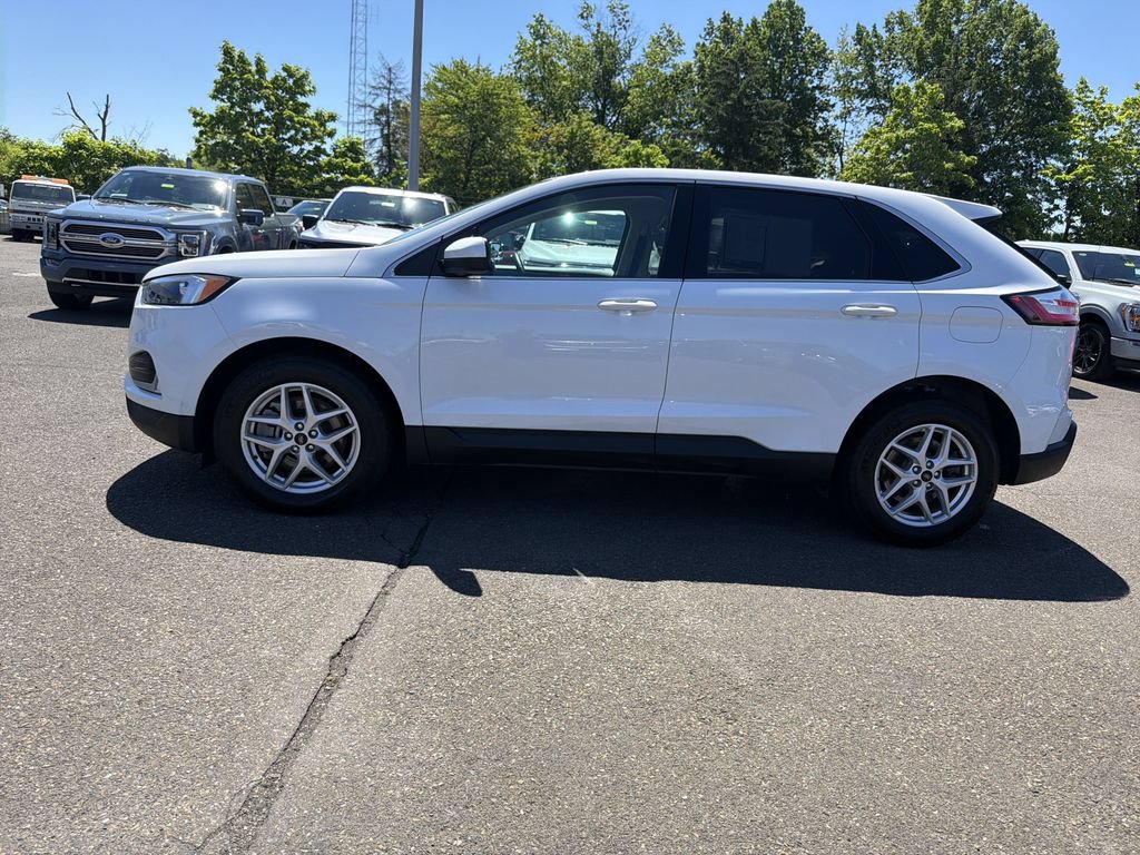 Used 2023 Ford Edge SEL w/ Convenience Package AWD/4WD image 2