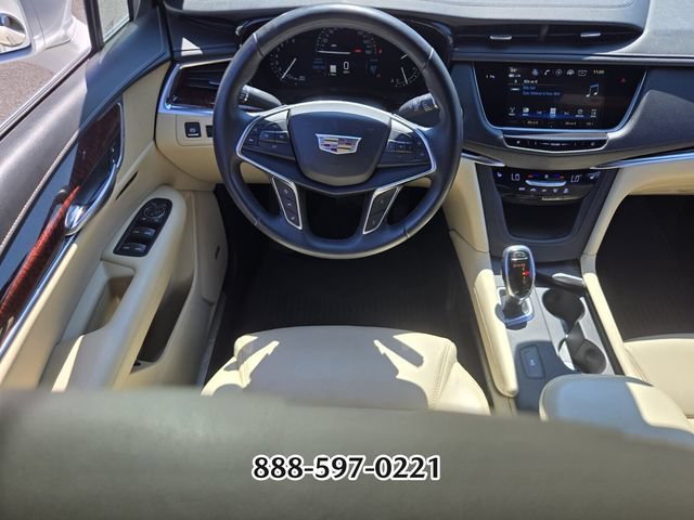 Used 2018 Cadillac XT5 Luxury w/ Driver Awareness Package FWD image 13