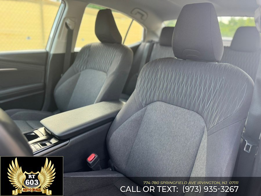 Used 2025 Toyota Camry LE FWD image 17